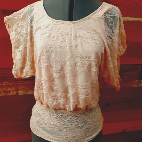 3/15 FREE Byer Lace Boho batwing sleeves lined top Romantic Flirt Pret - Picture 6 of 7